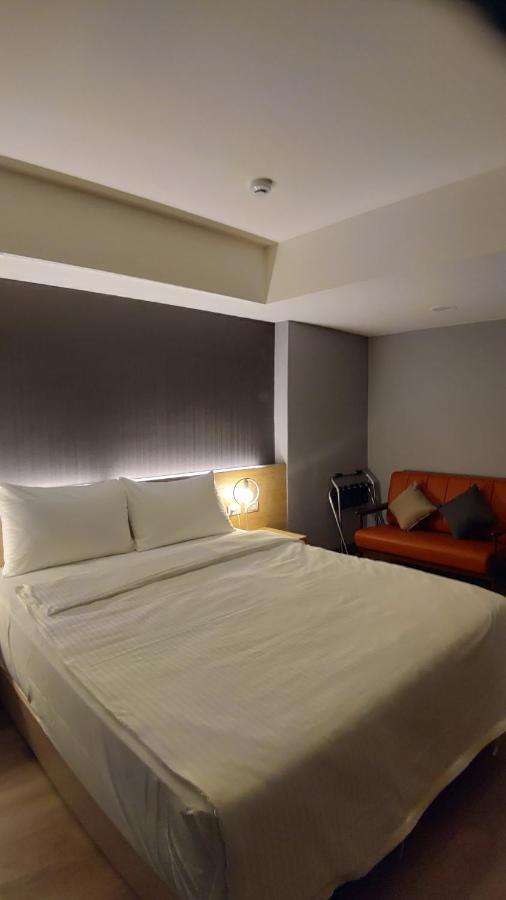 Cy Hotel Taipei Exterior photo