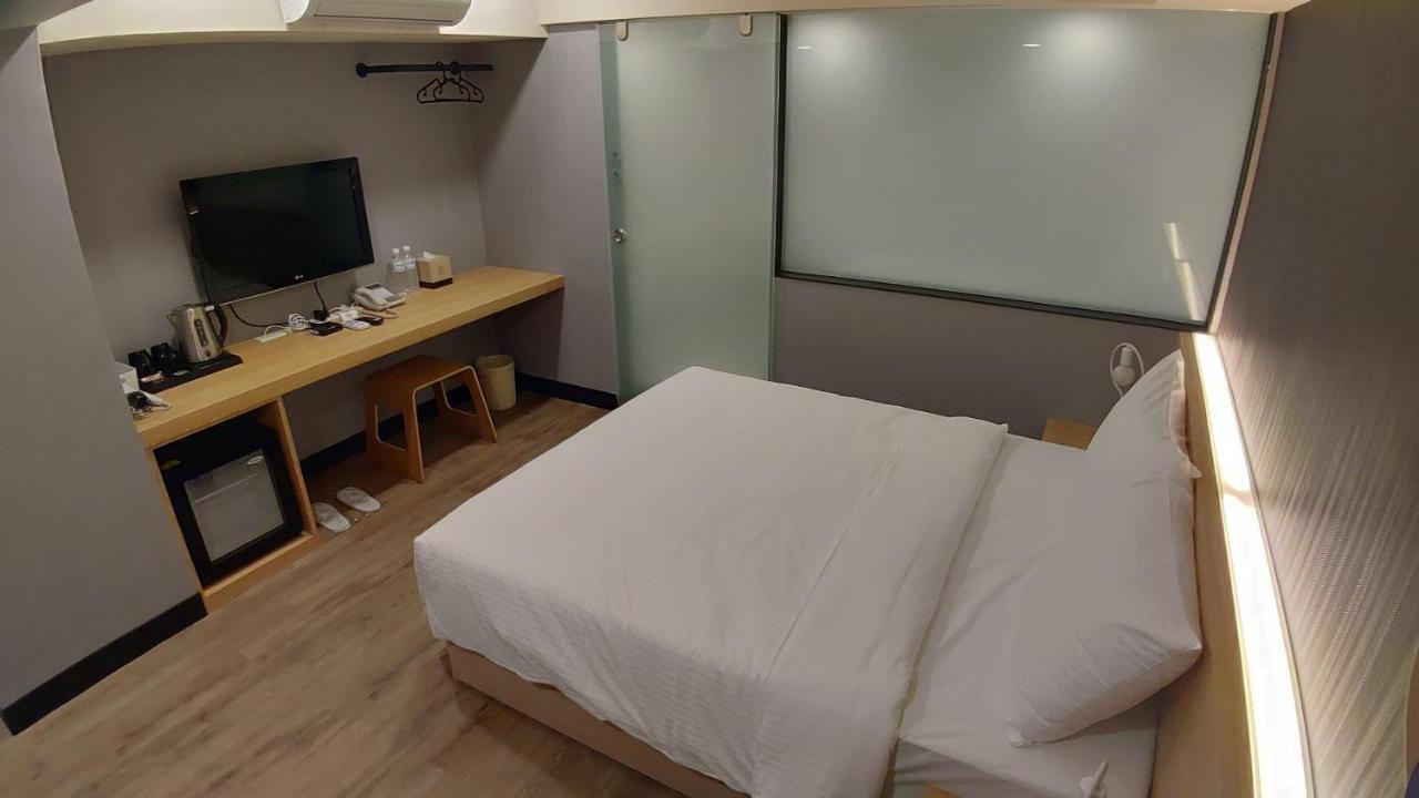 Cy Hotel Taipei Exterior photo