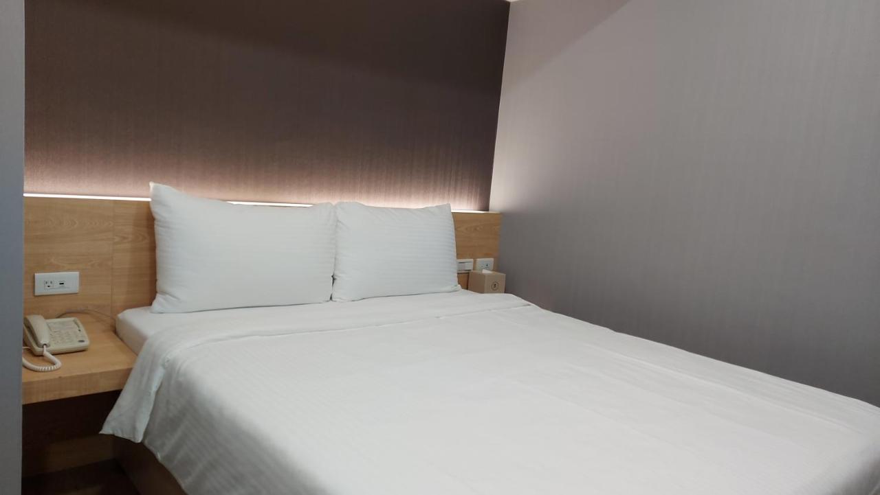 Cy Hotel Taipei Exterior photo