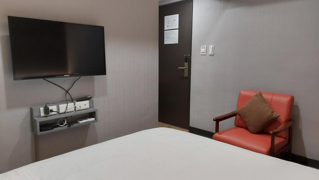 Cy Hotel Taipei Exterior photo